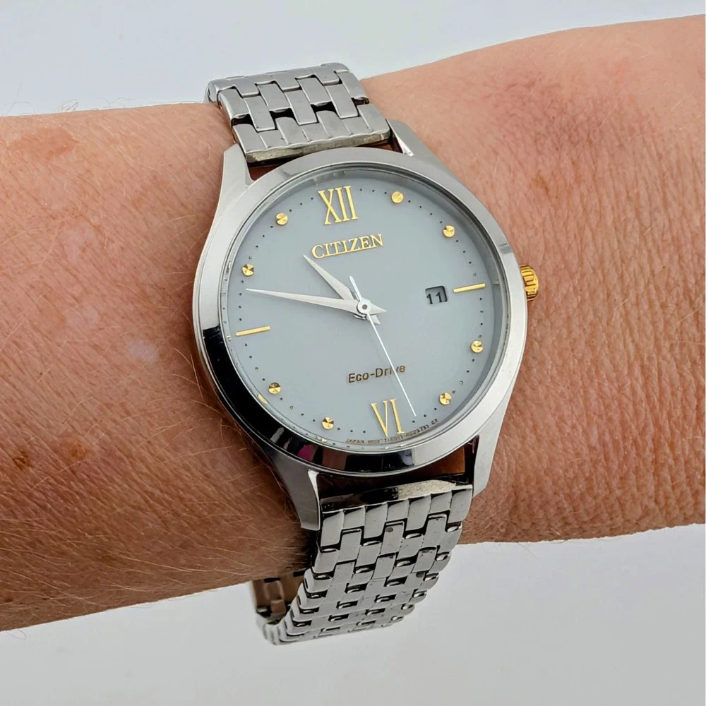 Citizen Chandler Watch Eco-Drive E011-R011723 Pearlescent White New Capacitor